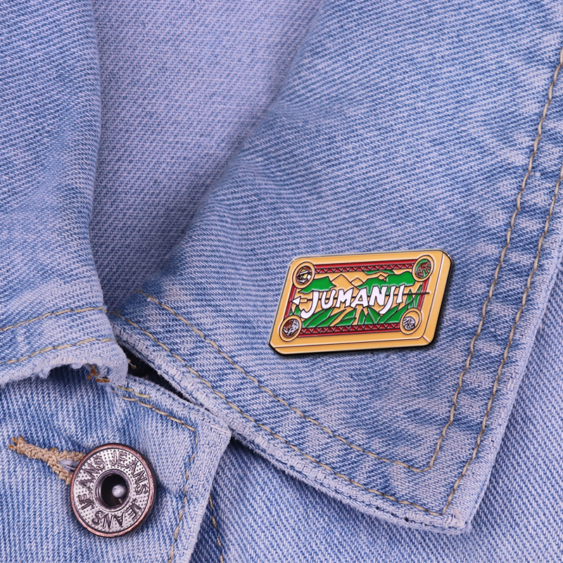 Jumanji enamel pin Mysterious  – Board Game Jumanji recenzja i cena